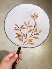 团扇吃瓜,夏日纳凉新风尚